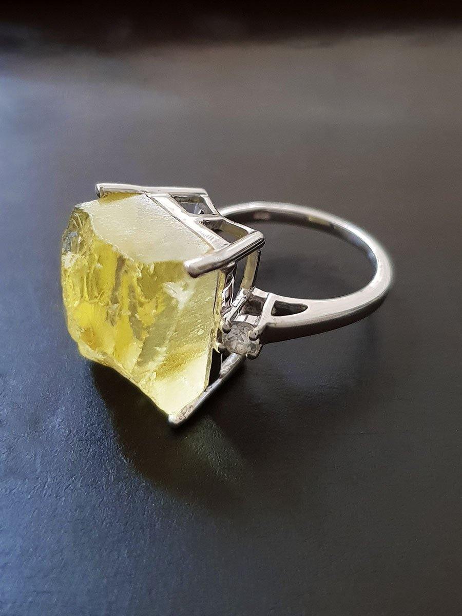 Raw topaz ring deals
