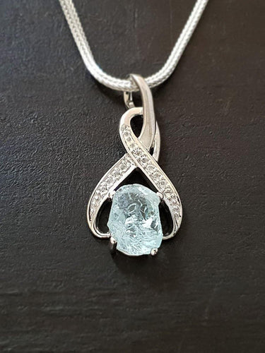 Raw Aquamarine 8-shaped Pendant - raw carat