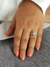 Load image into Gallery viewer, Dainty Aquamarine ring - raw carat